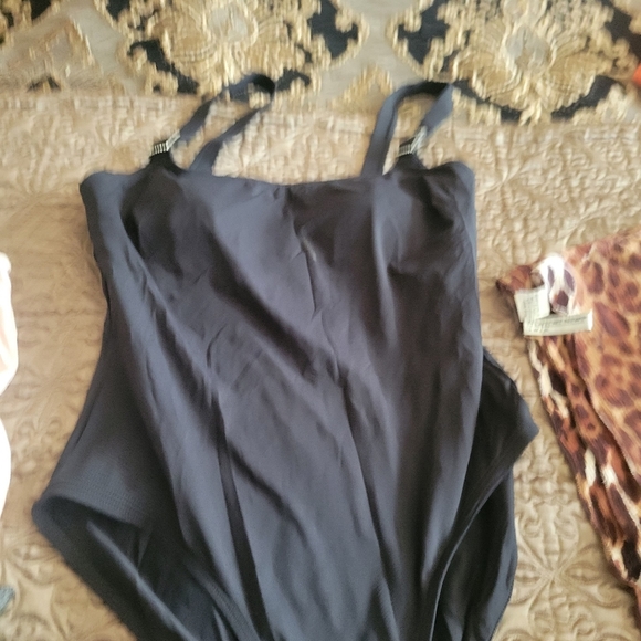 19pc swimsuit lot with covers. Bettie Page, LA Blanca, Carmen Marc Valvo, unique - Picture 10 of 16